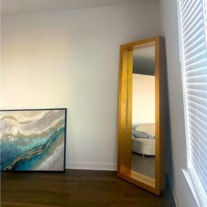 Floor mirror